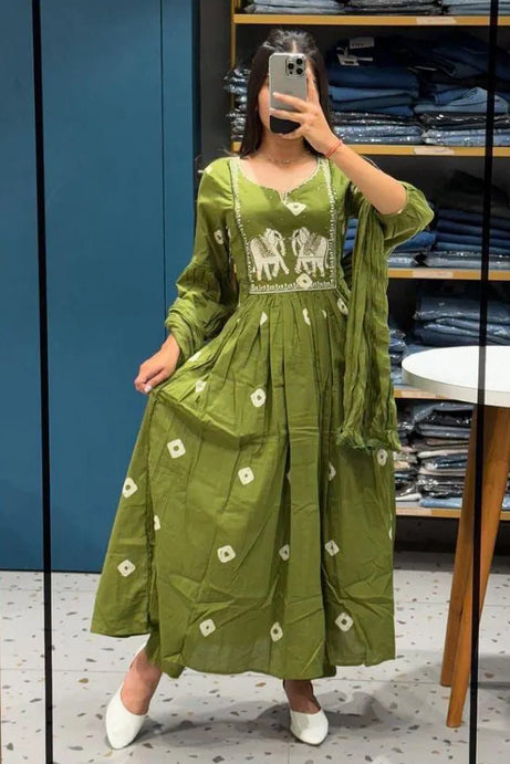 Green Embroidered Kurta with Pant and Dupatta